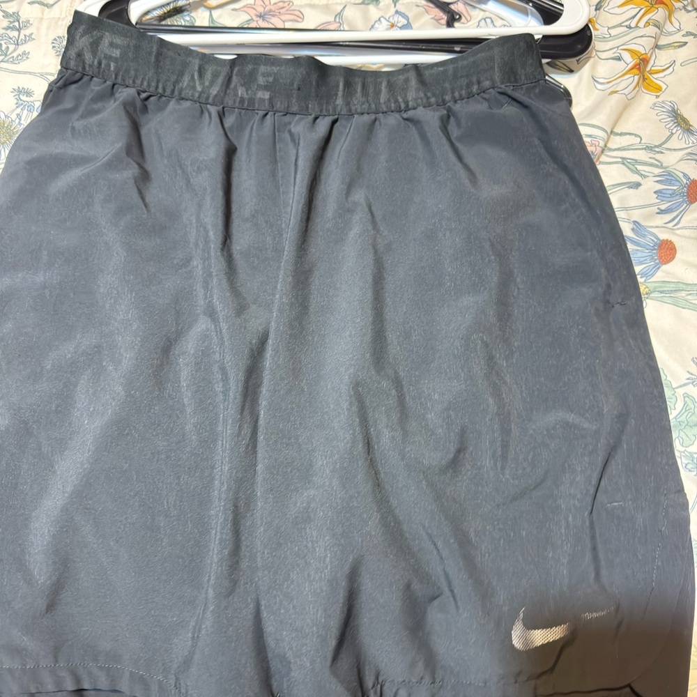 Nike Men's Dark Gray Athletic Shorts